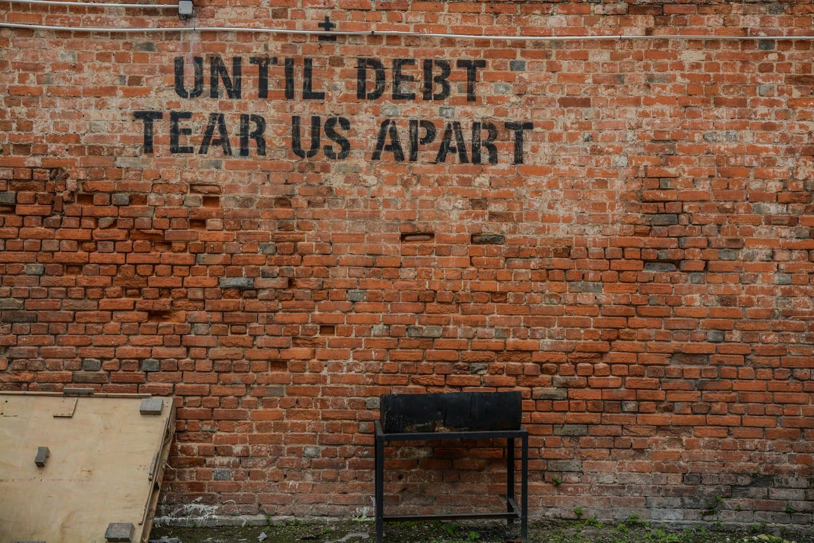 Top Financial Mistakes to Avoid in a Divorce